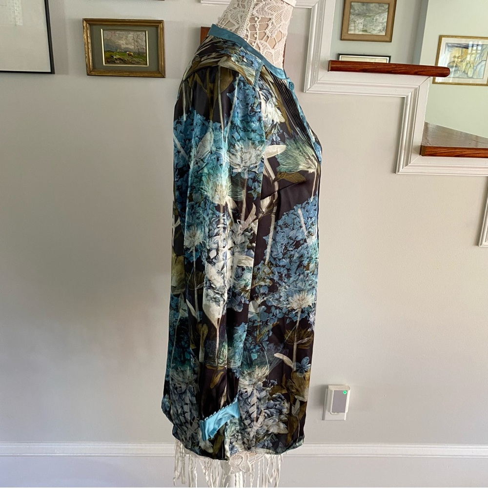 SOFT SURROUNDINGS Blue Flora Silk Hydrangea Print Blouse NWT $140 XS - Picture 7 of 8